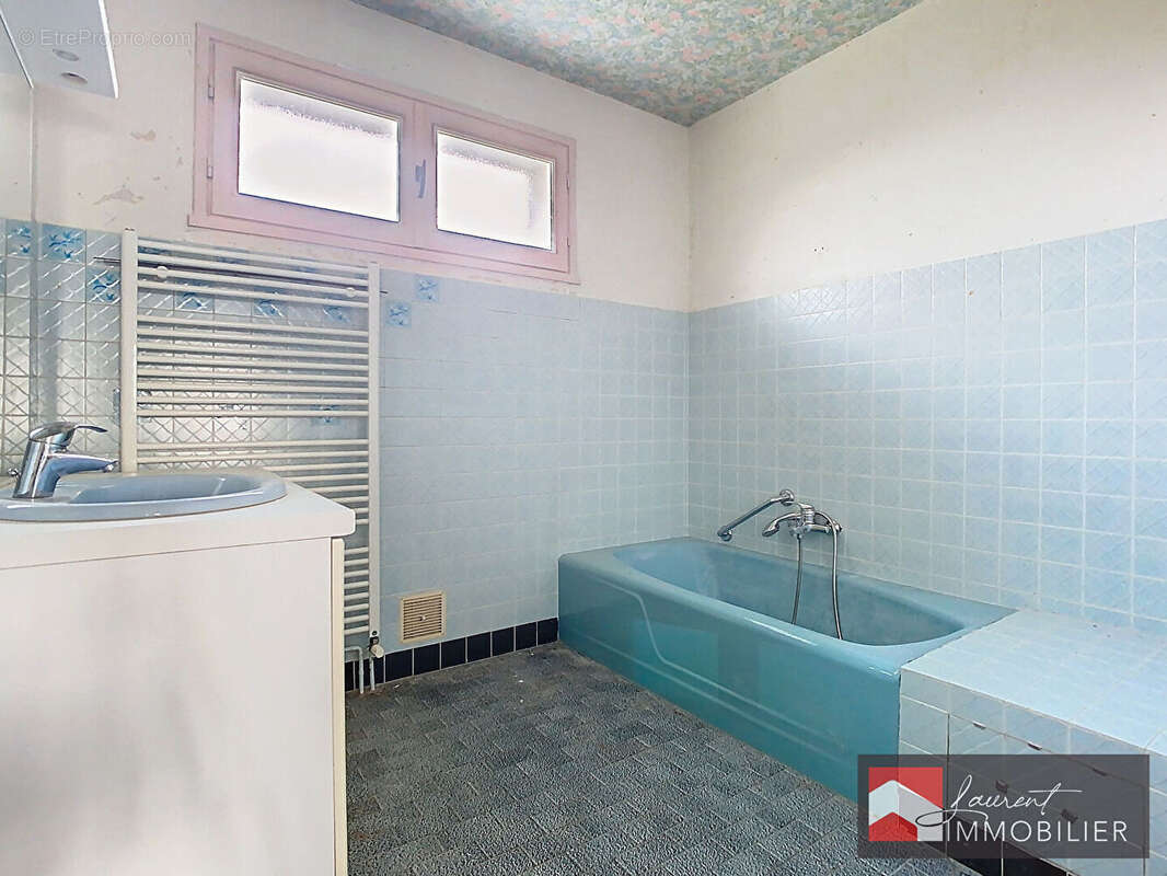 Maison à SAINT-BENIGNE