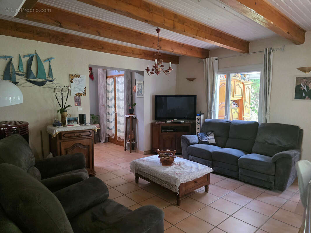 Maison à MONTPEZAT-SOUS-BAUZON