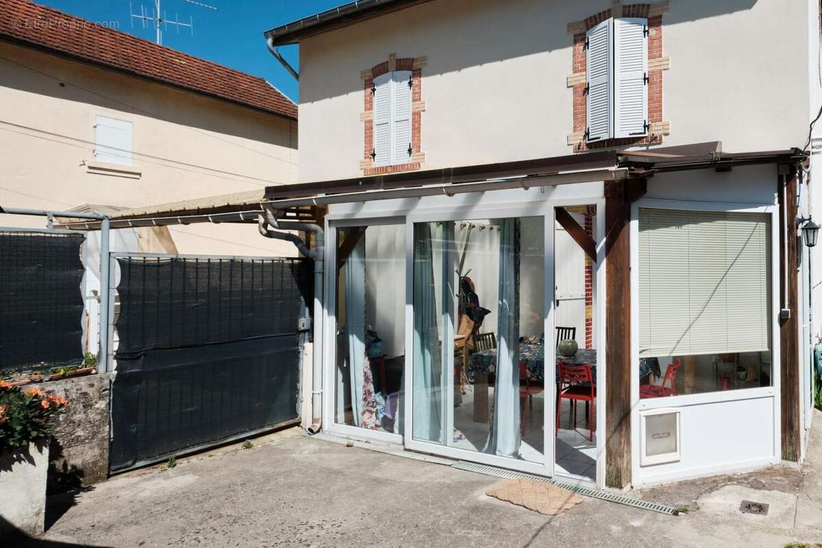 Maison 95 m² à Lons-Le-Saunier  - photo 2