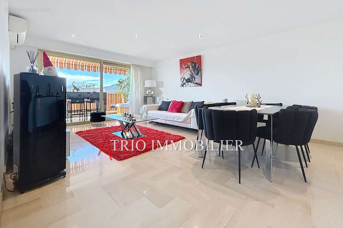 Appartement à SAINT-LAURENT-DU-VAR