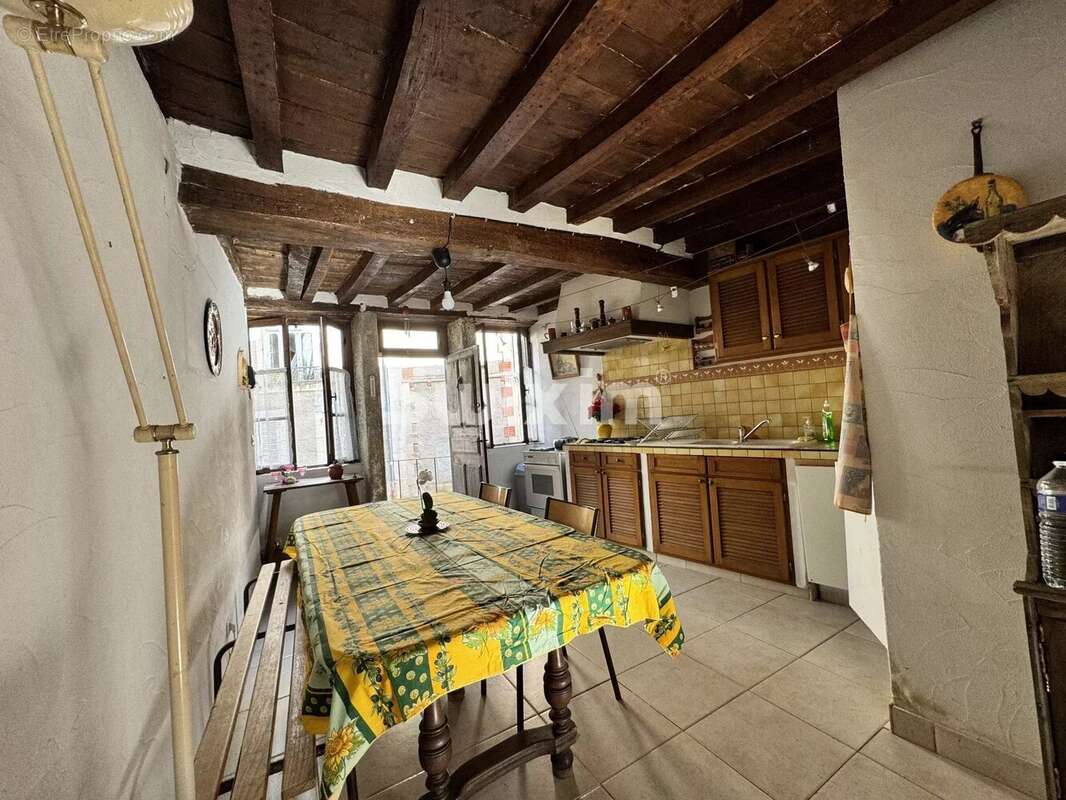 Maison à AVALLON