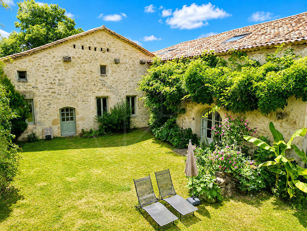 Maison à SAINT-EMILION