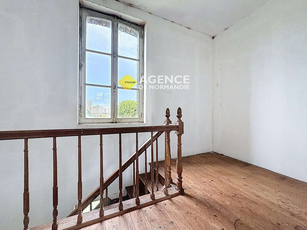 Maison à MONTREUIL-L'ARGILLE
