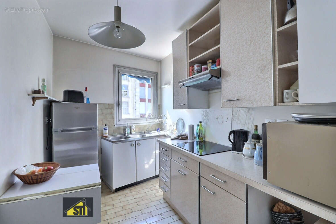 Appartement à PARIS-14E