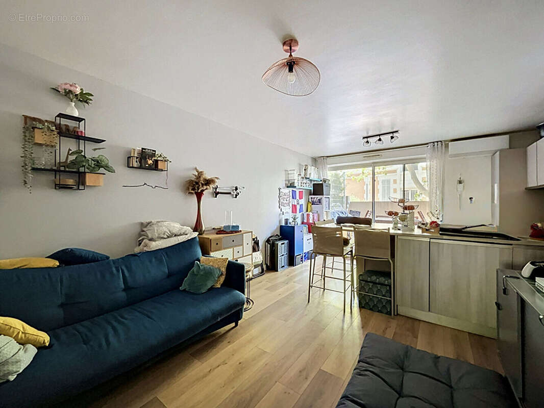 Appartement à MARSEILLE-4E