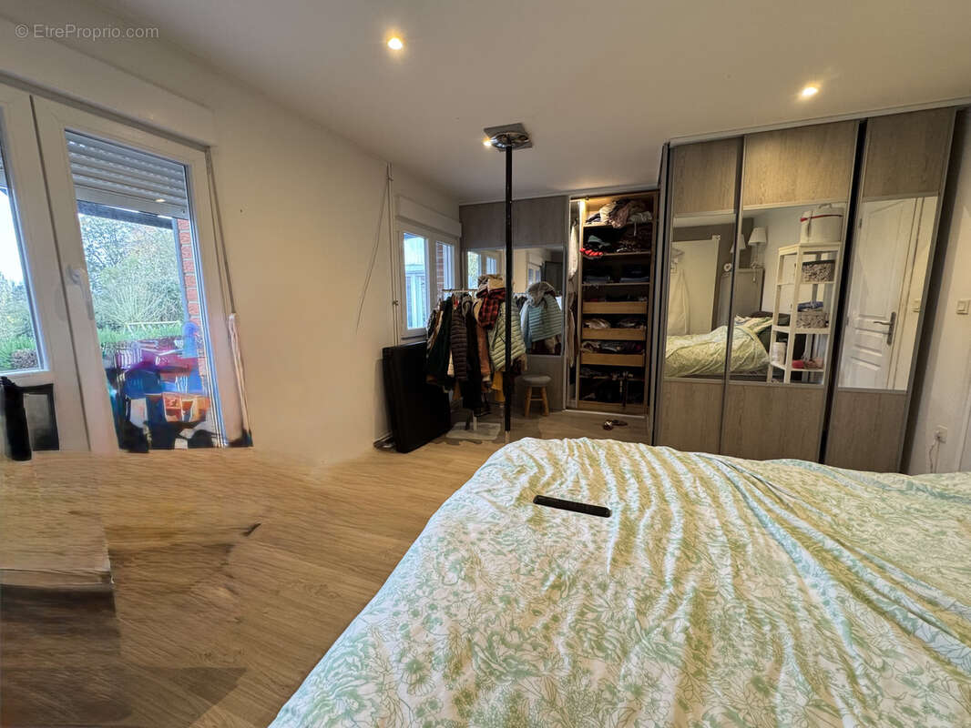 Maison à CROISILLES