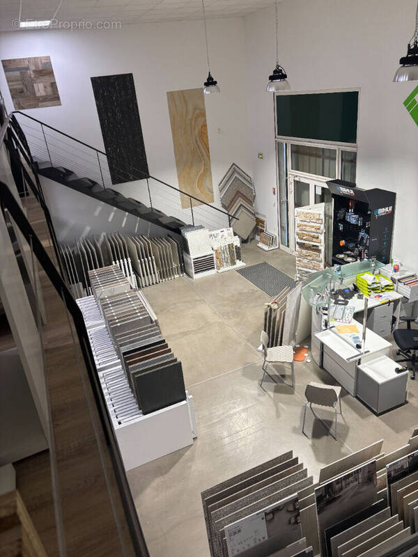 Commerce à LA LONDE-LES-MAURES