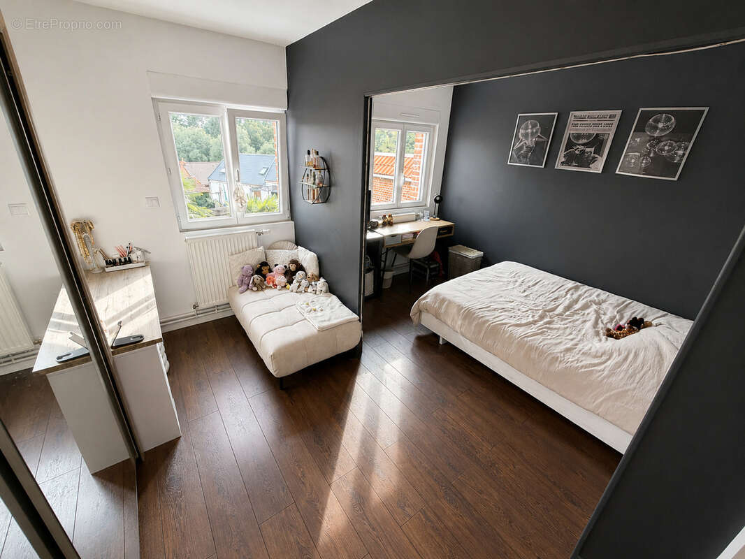 Maison - 121m2 - 7 pièces 59990 Maresches - photo 11