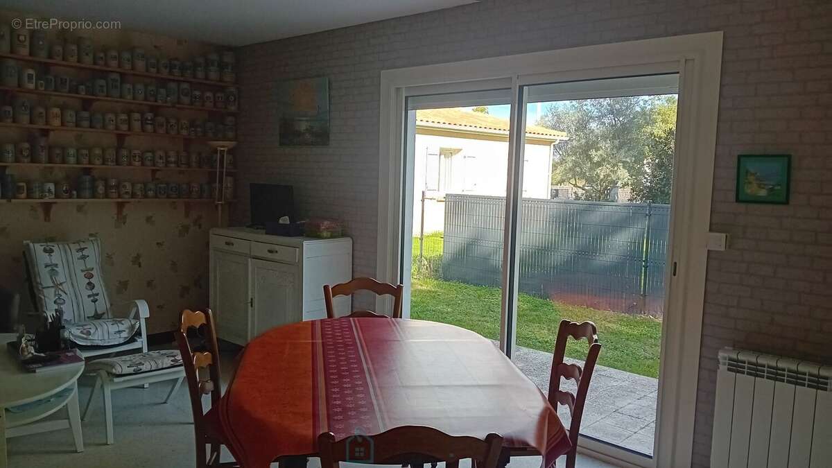 Petite maison sur grand terrain constructible à Saint Palais sur Mer - photo 7