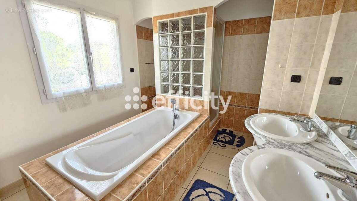 Maison à SAINT-GEORGES-D&#039;ORQUES