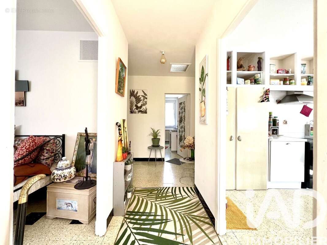 Maison 170 m² à Douzens  - photo 6