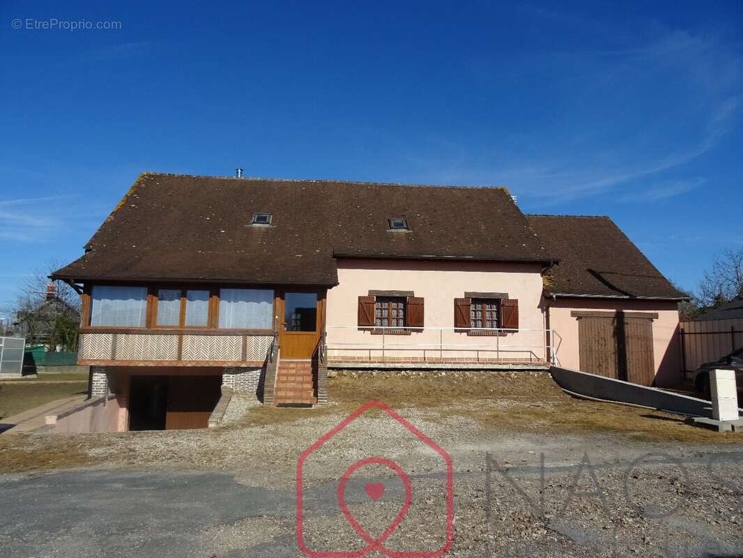 Maison à AUBIGNY-SUR-NERE