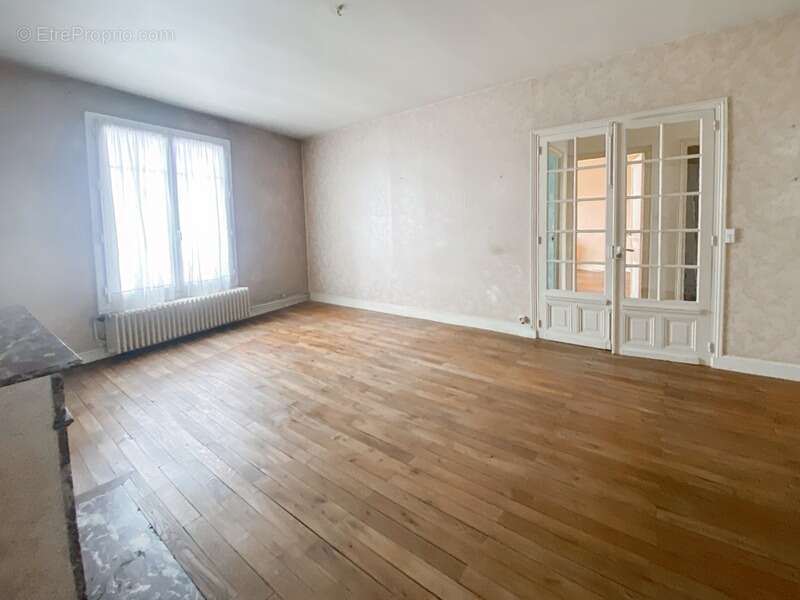 Dpt d la Vienne (86) A vendre Maison de ville type 5 à Châtellerault (86) - photo 9