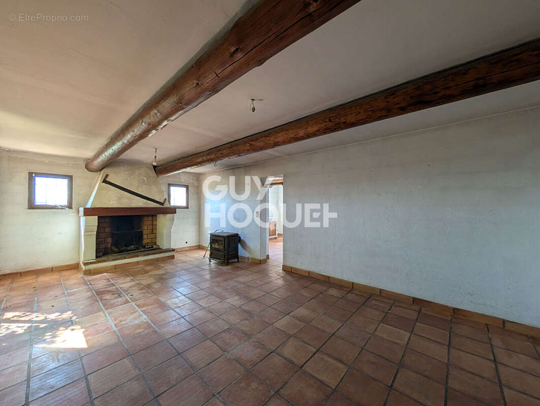 Maison ancienne à rénover avec grand terrain et piscine à Les Taillades - photo 3