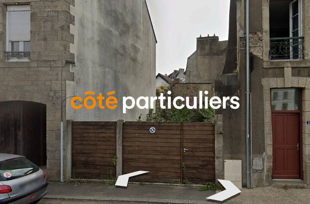 Terrain constructible en centre-ville · à Pontivy · 37 990 €