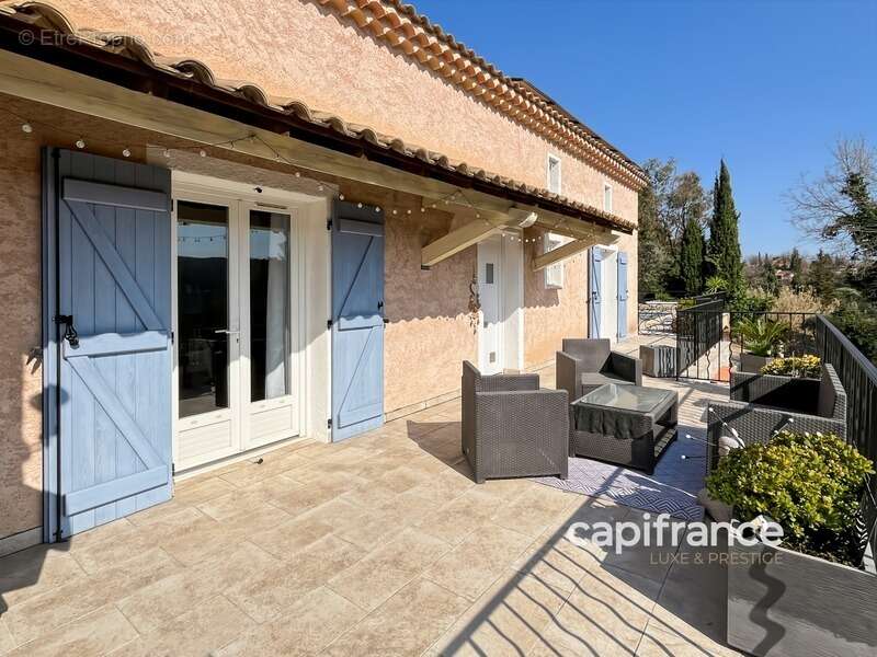 Maison à BAGNOLS-EN-FORET