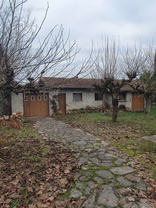 Maison à NEGREPELISSE