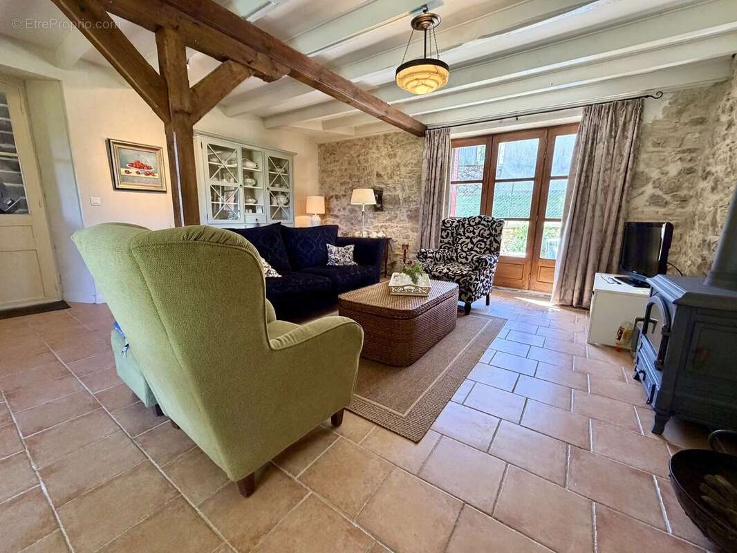 Maison indépendante à vendre avec une vue magnifique près du Lac des Settons - photo 6