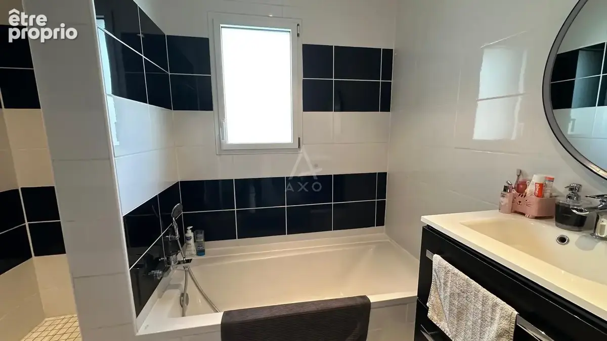 Maison 4 pièces 94 m² à vendre à La Bruffiere (85530) - photo 8