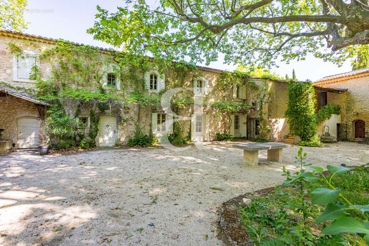 Maison à GORDES