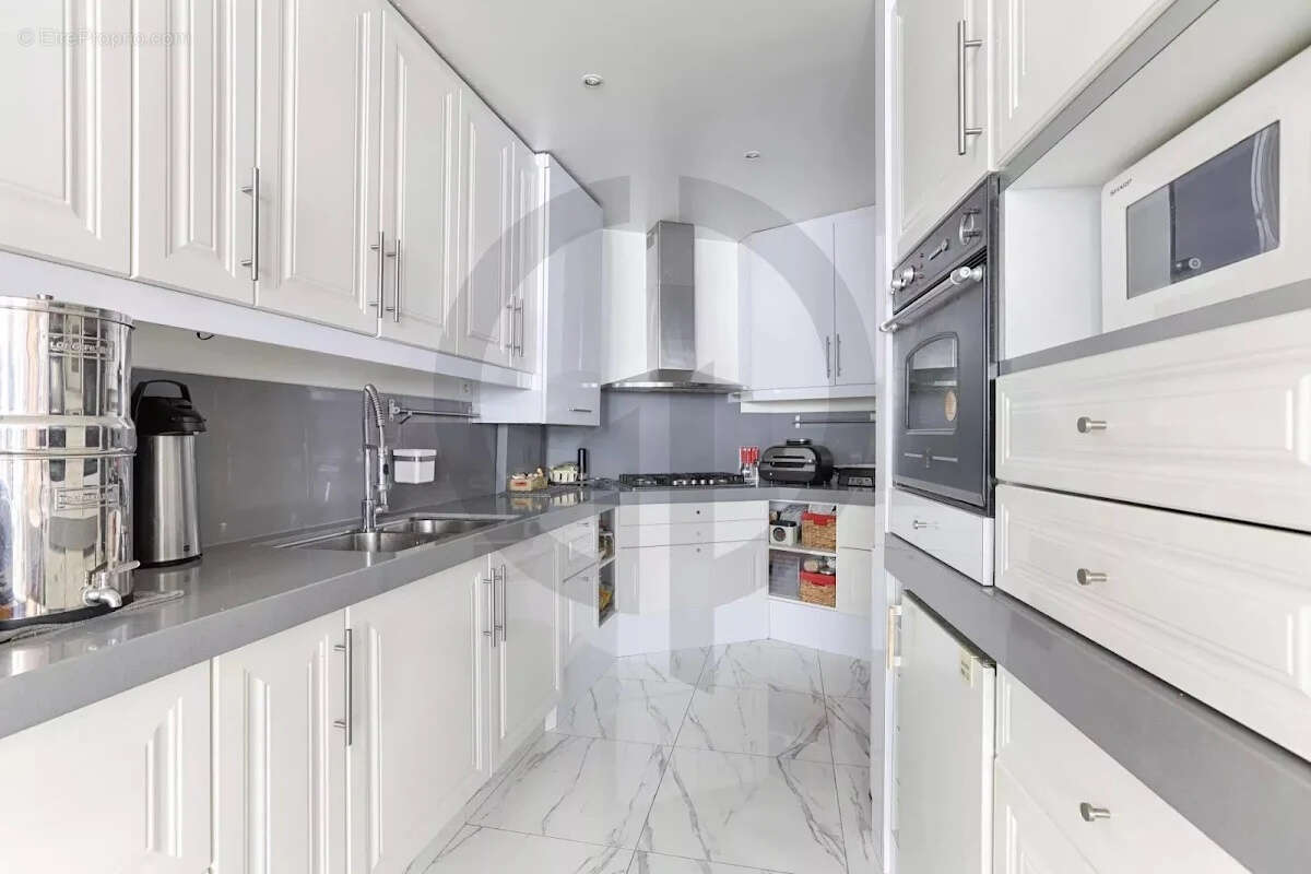 Appartement à PARIS-2E