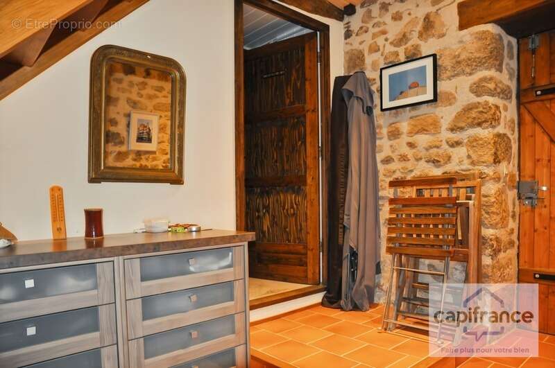  Lieu rare : maison de caractère en pierre proche du Lac du Rousset 71 – potentiel gîte - photo 8