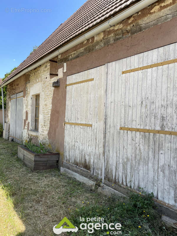 Maison à VEAUGUES