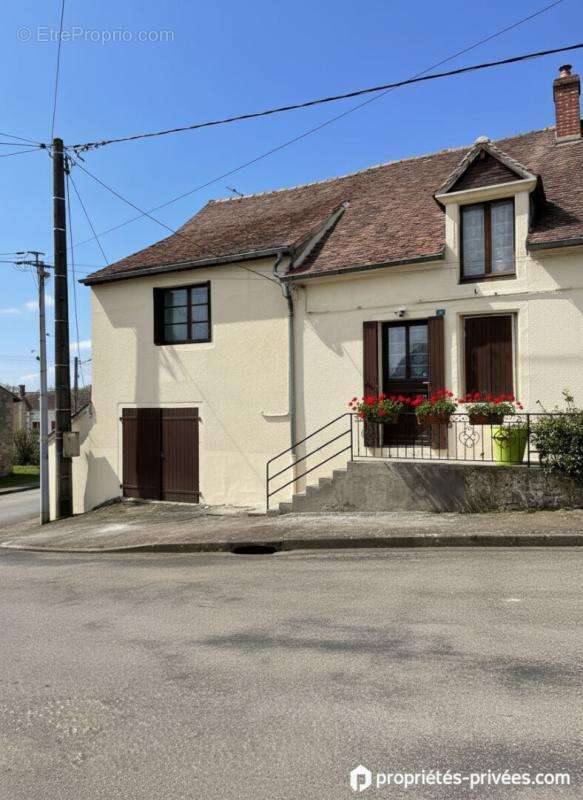 Maison à VILLE-LANGY