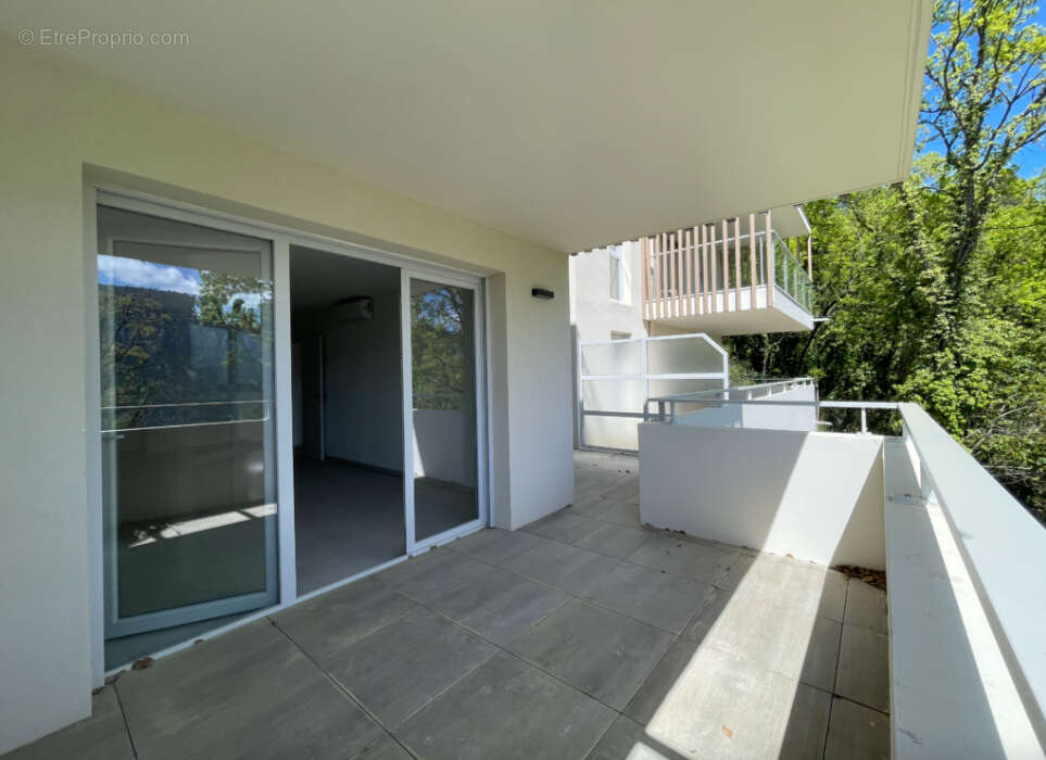 Appartement à GILETTE