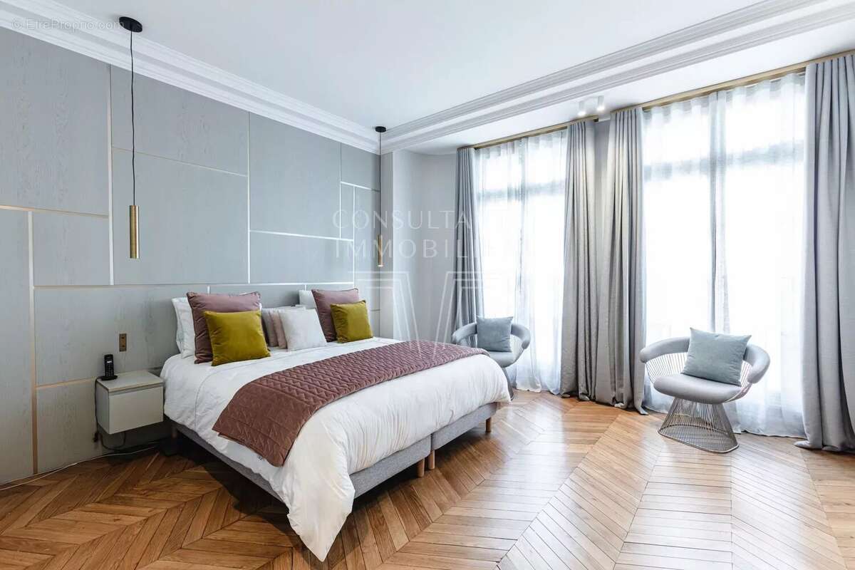 Appartement à PARIS-17E