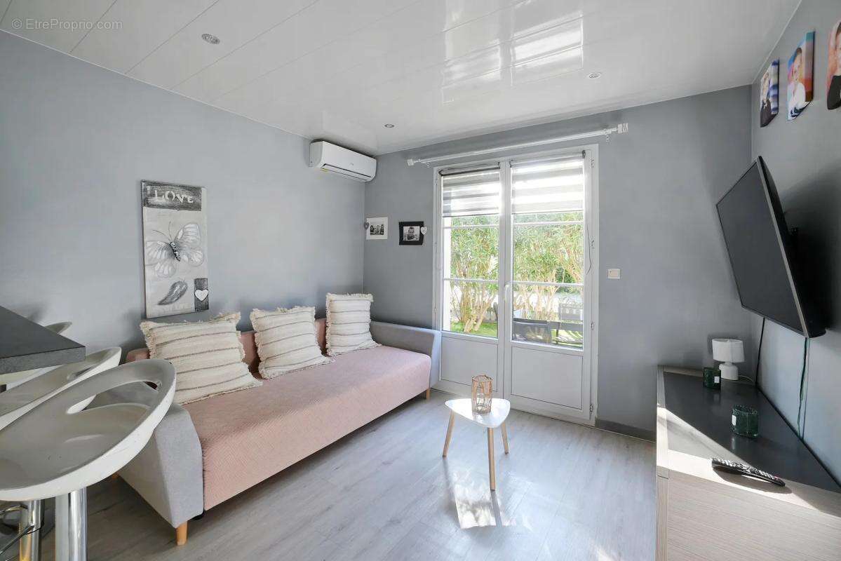 Maison à GALLARGUES-LE-MONTUEUX