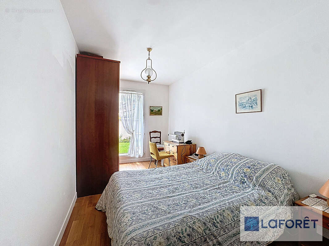 Appartement à NEAUPHLE-LE-CHATEAU