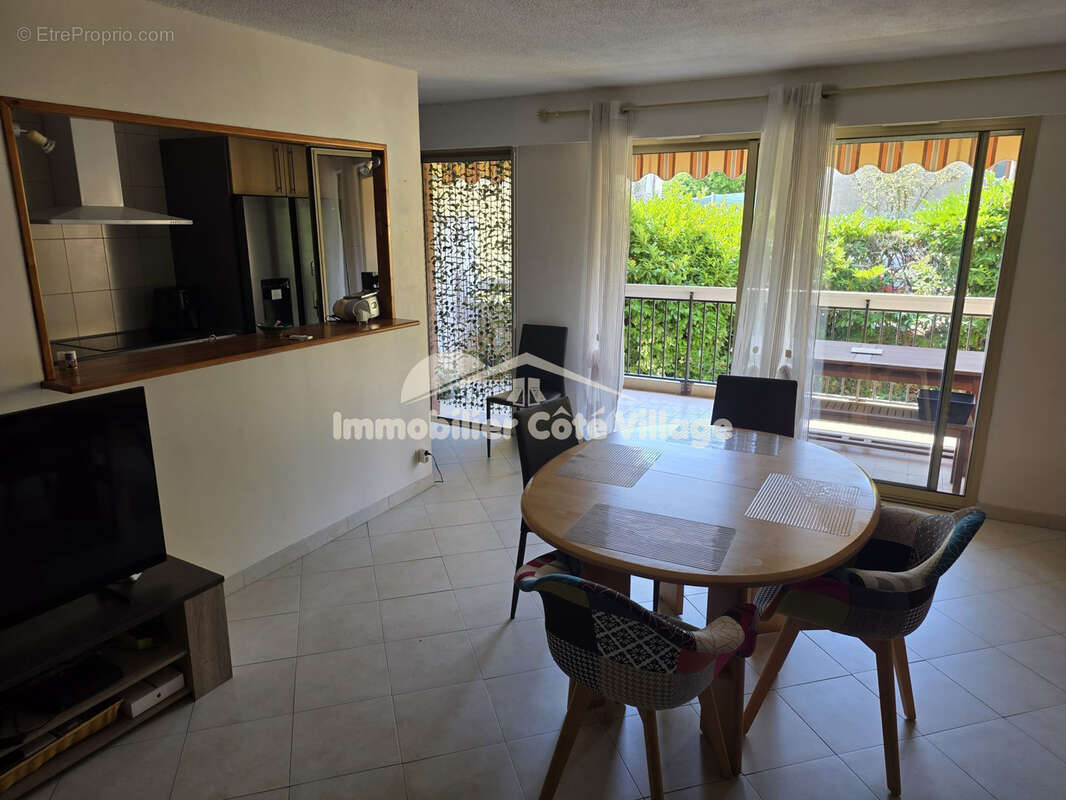 Appartement à SAINT-LAURENT-DU-VAR