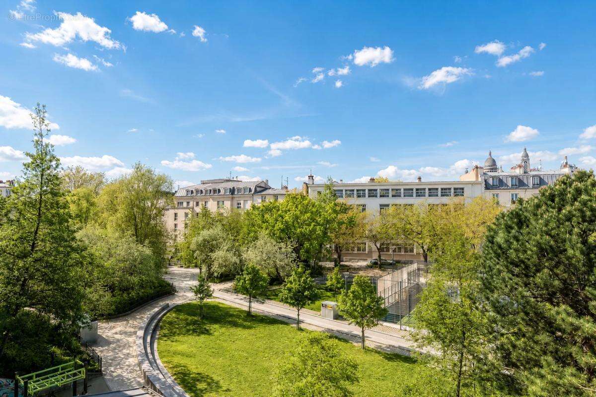 Appartement à PARIS-18E