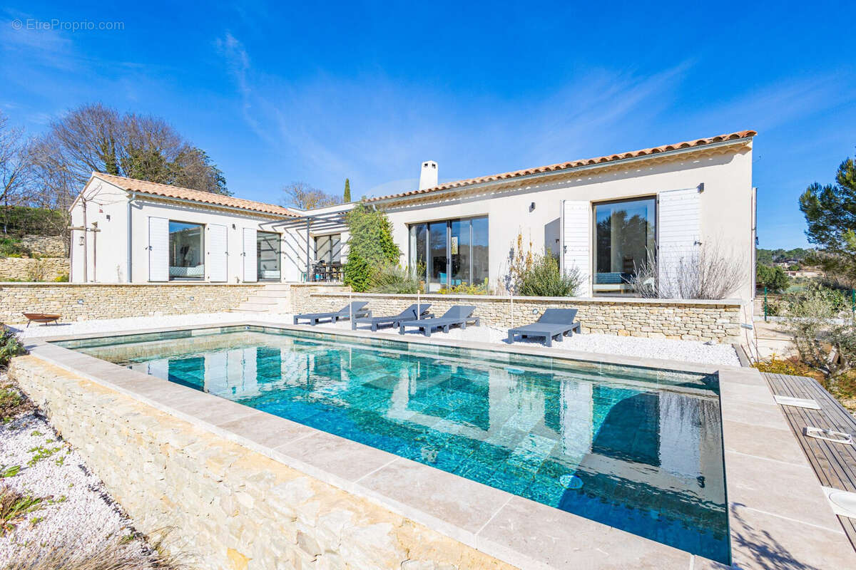 Maison à GORDES