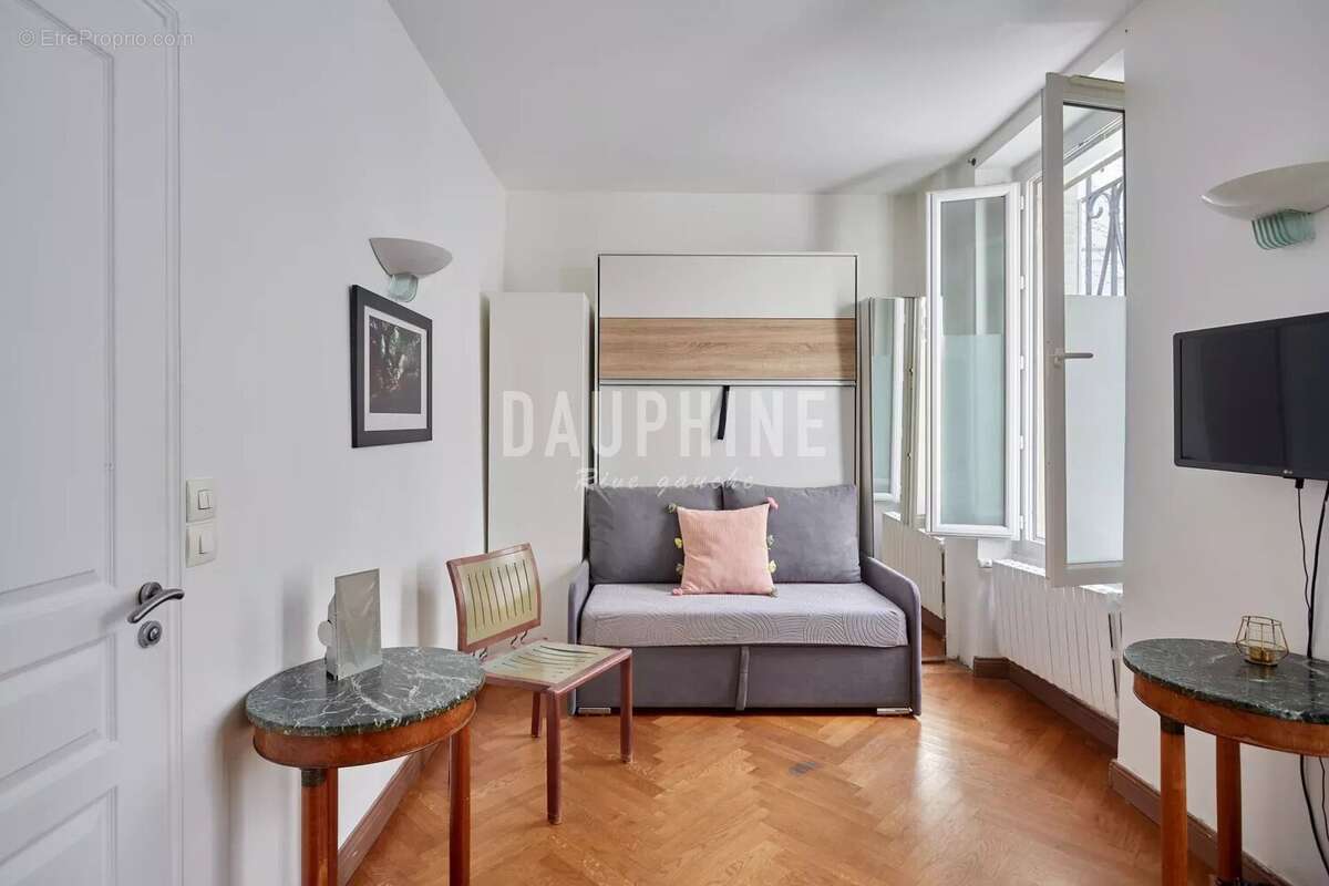 Appartement à PARIS-7E