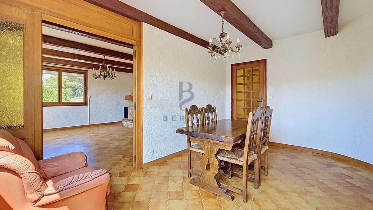 Saint raphael - bas valescure appartement haut de villa avec jardin - photo 7