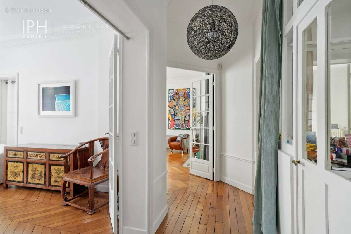 Appartement à NEUILLY-SUR-SEINE