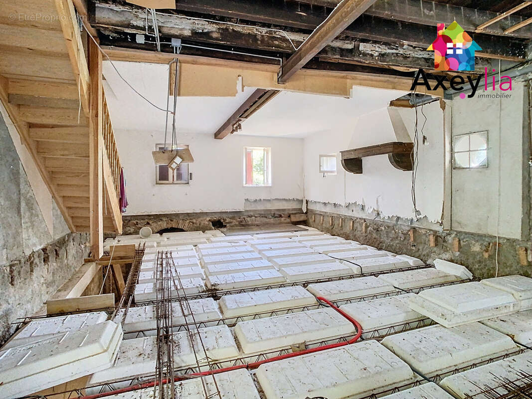 Maison à LA PACAUDIERE