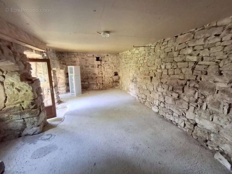 Maison à LES ASSIONS