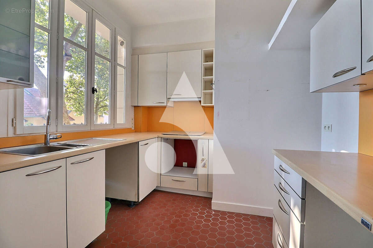 Appartement à LES LILAS