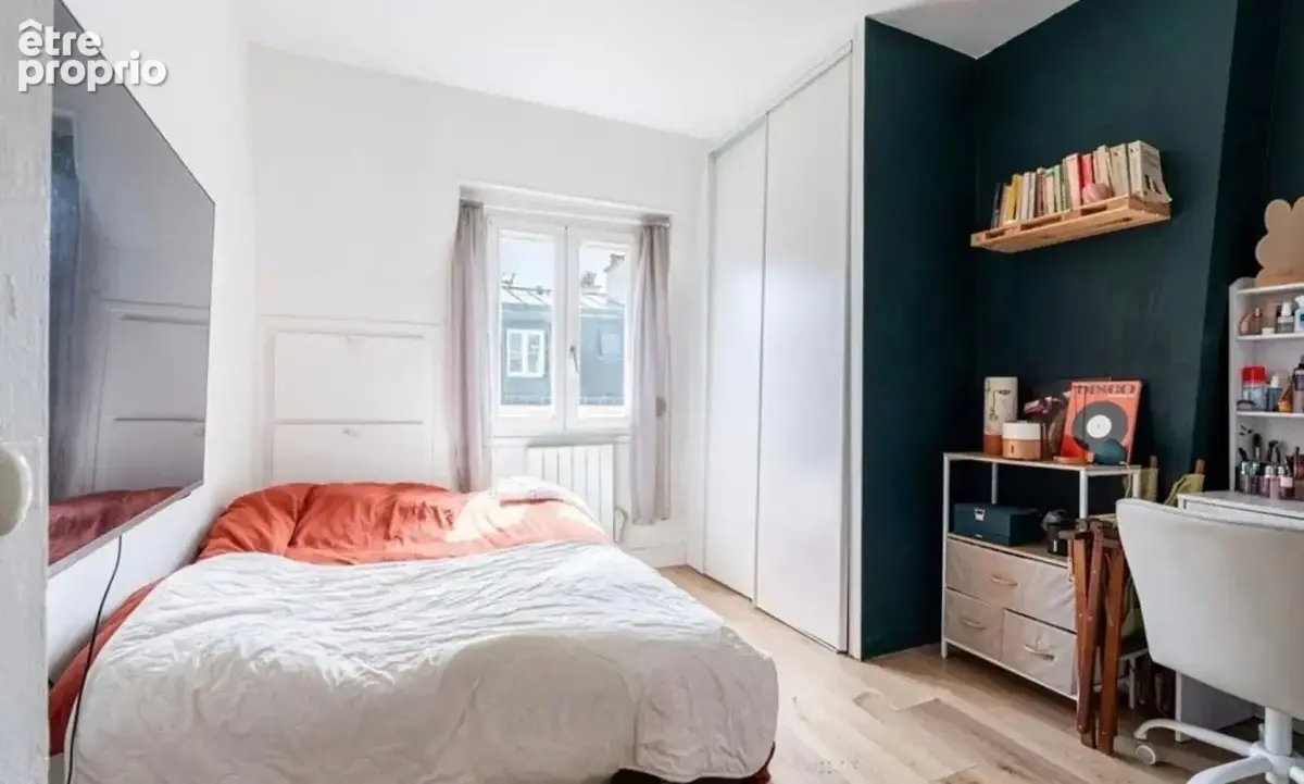 Grand studio  de charme 22,21 m2 étage élevé Paris 18 - photo 3
