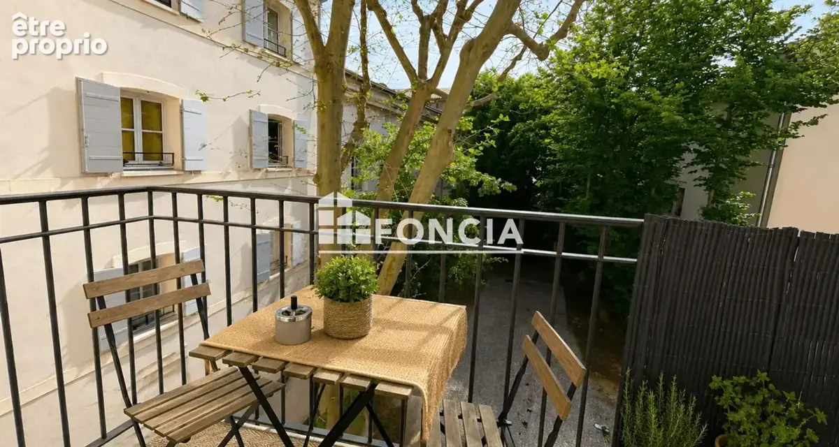 Villeneuve-lès-Avignon centre – T2 avec balcon et parking privatif - photo 4