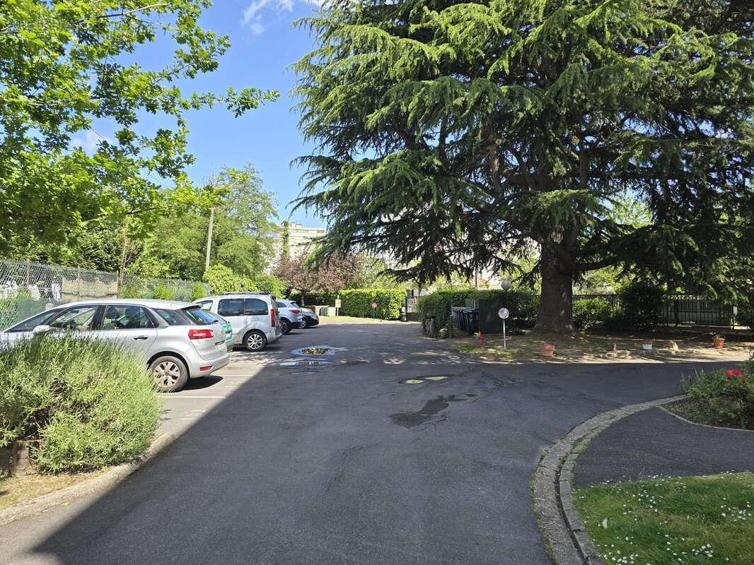 Appartement à NEUILLY-PLAISANCE