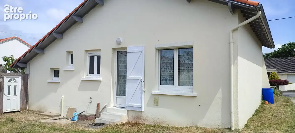 En vente à Saint-Michel-Chef-Chef : maison 4 pièces à rafraichir - photo 4