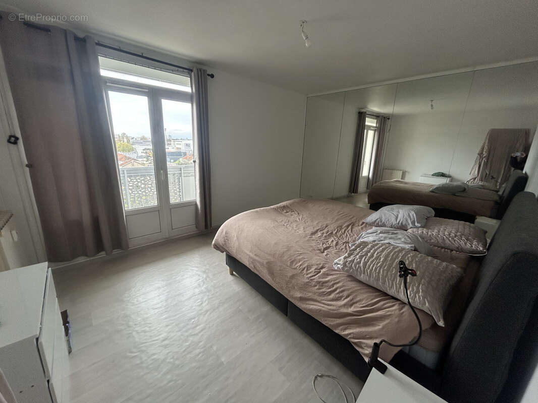 Appartement à BRON