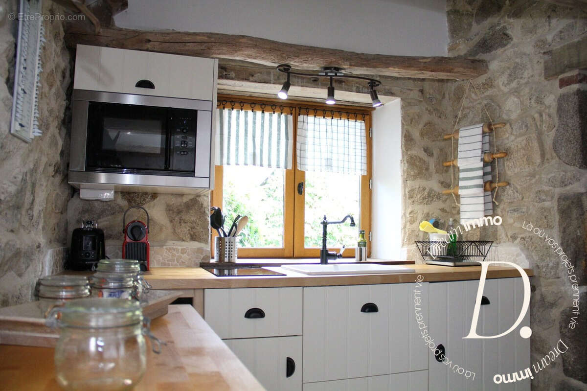 Maison à SAINT-GERVAIS-D'AUVERGNE