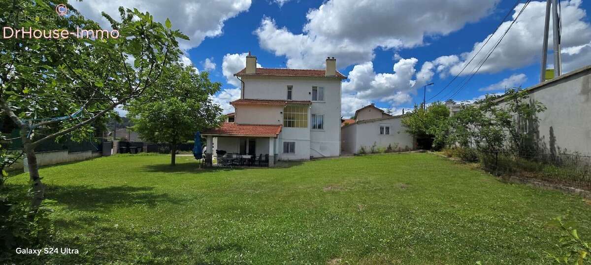 Maison 250 m² à Unieux  - photo 4