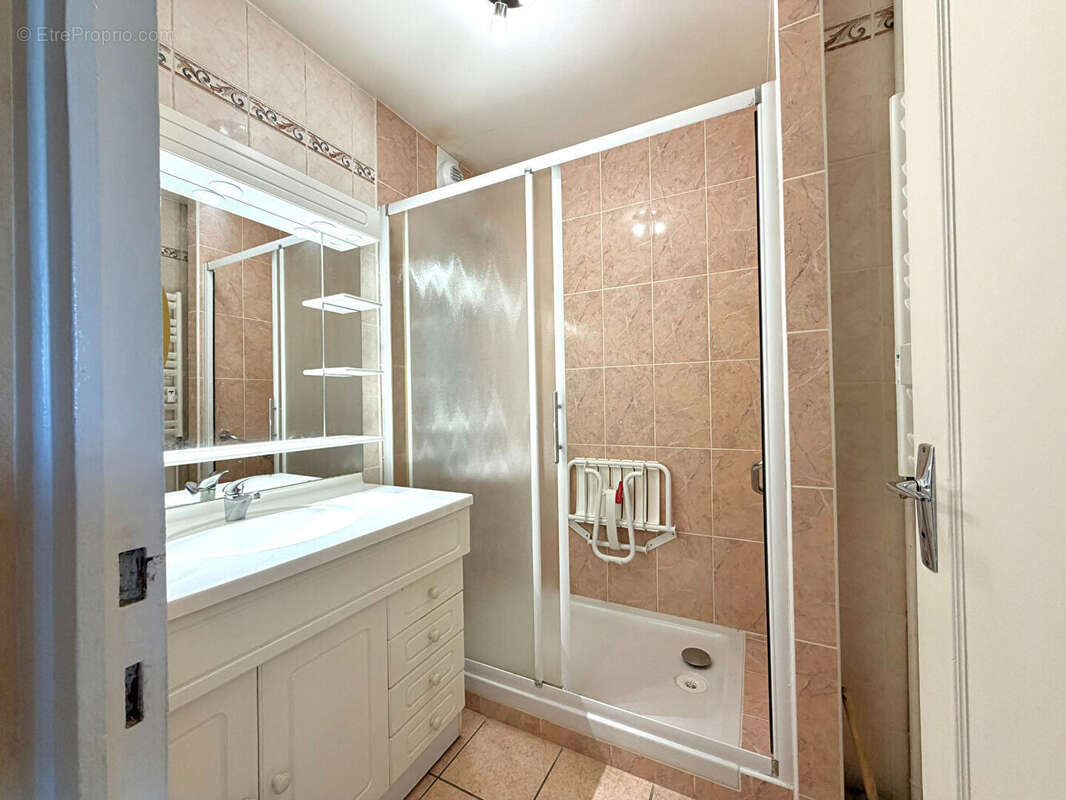 Appartement T4 de 83 m² avec garage et cave - À deux pas du Parc de l'Europe - Saint-Étienne - photo 7