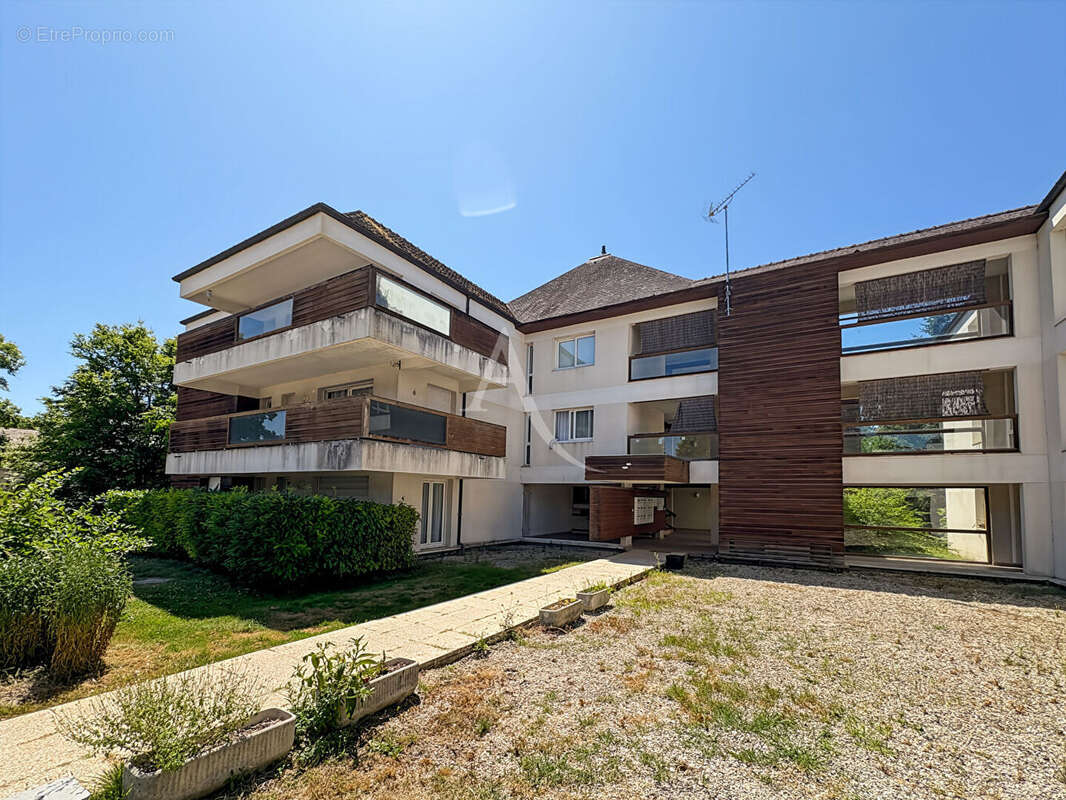 Appartement à LARDY